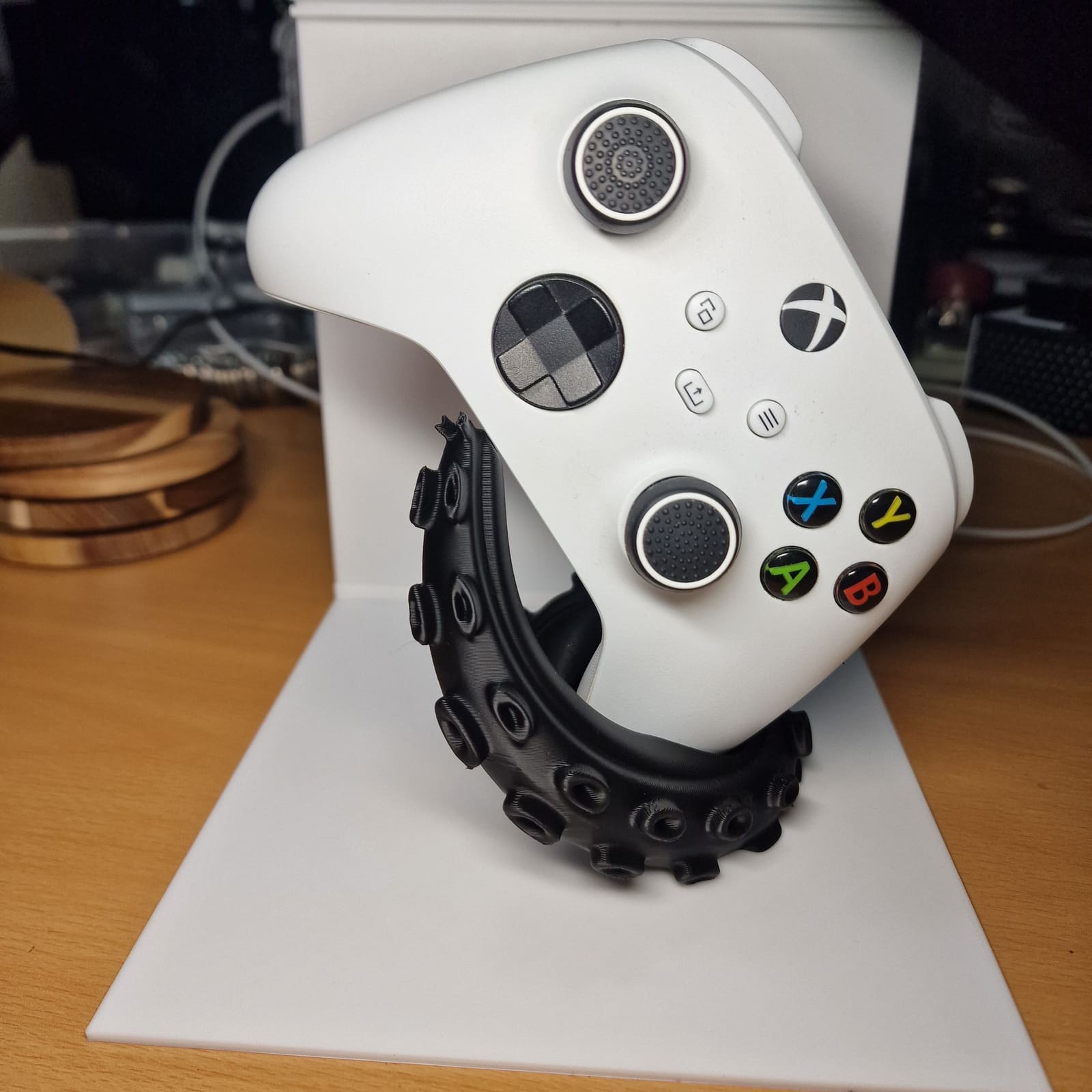 3D-gedruckter Controller-Halter mit organischer Form